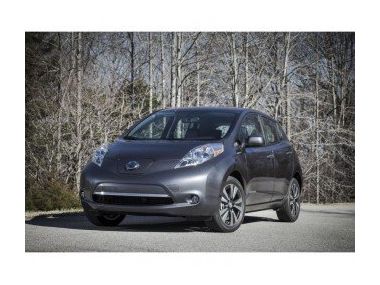 Апдейт Nissan Leaf-2016: нові кольори, акумулятор 30 кВт/г