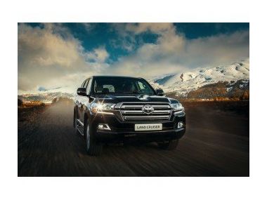 Оновлений позашляховик Land Cruiser 200 2016