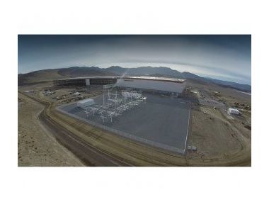 Tesla звела корпуси заводу "Gigafactory"