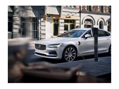 Новий седан Volvo S90 з'явиться наступної осені 2016