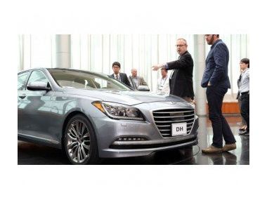 2015 Hyundai Genesis впроваджує  Google Glass