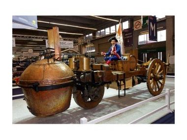 Історія самого першого автомобіля