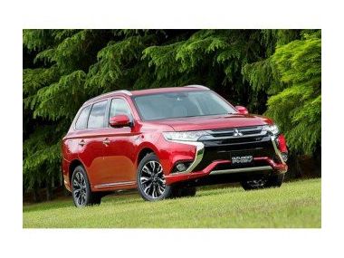 Оновлений Mitsubishi Outlander PHEV 2016