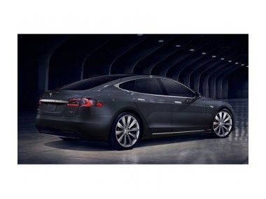 Повернення базової Tesla Model S 60. Або за доплату S 75!