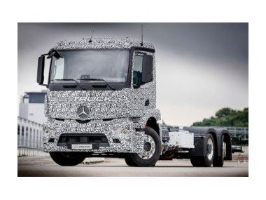 Mercedes-Benz представив електричну вантажівку!