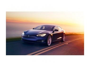 Тесла знову вводить перше покоління шкіряних сидінь