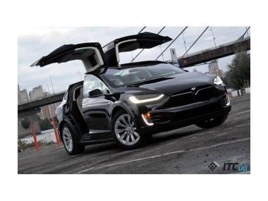 Tesla Model X в Україні: детальне знайомство