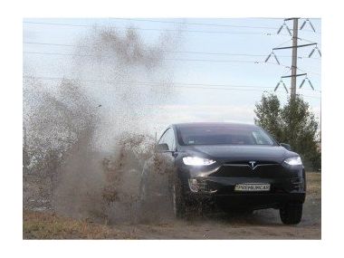 Перший тест-драйв Tesla Model X в Україні