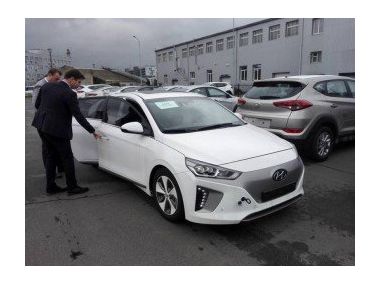 Перший електрокар Hyundai IONIQ в Україні