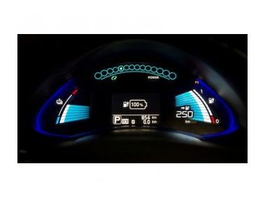 Огляд Nissan LEAF 2016 року. 250 км пробігу на одній зарядці!