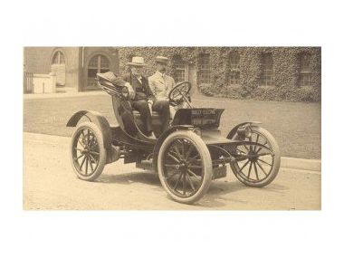 Чому електричні автомобілі зникли на початку 20 століття?