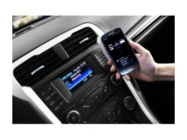 Як смартфони змінюють сучасні автомобілі