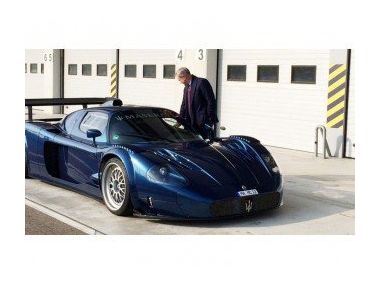 Копія Maserati MC12 VC стала дорожнім автомобілем