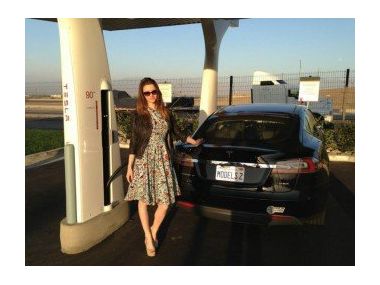 Заправки Tesla стануть платними