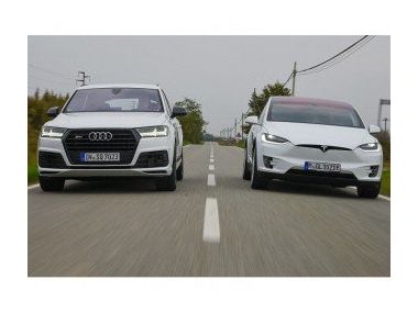 Порівняльний тест-драйв Tesla Model X і Audi SQ7
