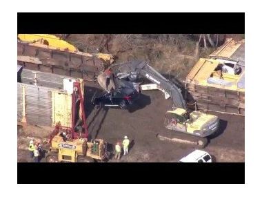 Поїзд з 120 новими BMW зазнав аварії (відео)