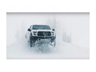 Кен Блок тестує Ford F-150 Raptor взимку!