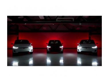 Вітаємо Вас з Новим Роком 2017! Tesla Model X