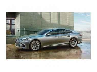 Новий Lexus LS в порівнянні з німецькими моделями