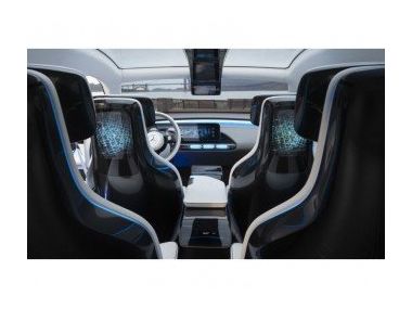 Кросовер Mercedes-Maybach отримає електропривід