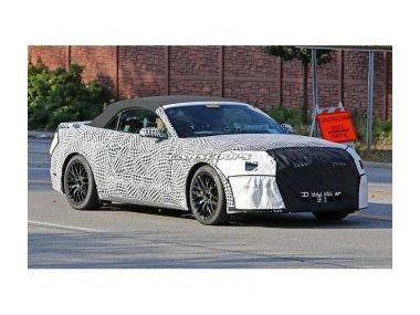 Ford планує оновити Mustang в 2018 році