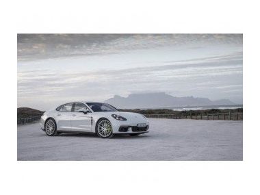 Porsche Panamera E-Hybrid потужністю в 500 сил