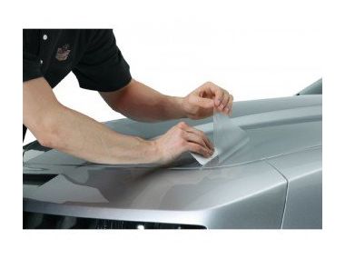 Чи потрібно клеїти захисну плівку на авто