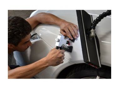 Вм'ятини на автомобілі: ремонт або заміна?