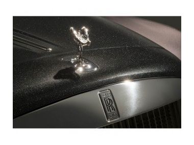 Rolls-Royce Ghost Elegance в фарбі з алмазів