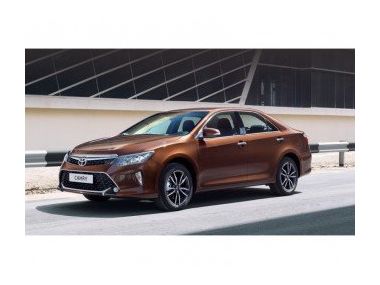 Седан Toyota Camry злегка оновився для України і Росії