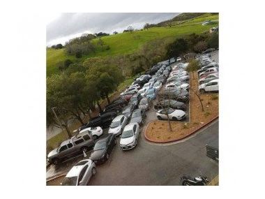 Колапс на парковці Tesla