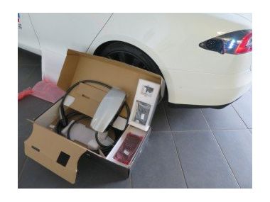 Зарядна станція Tesla Wall Connector