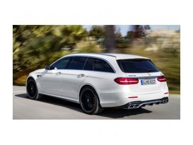 Mercedes починає продажі універсала AMG E63