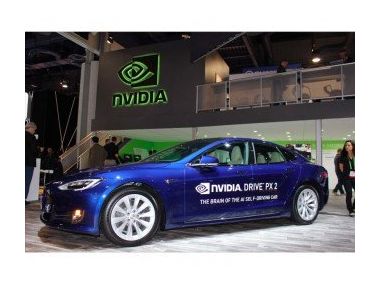 Tesla буде збирати відеодані з своїх автомобілів