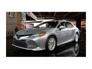 Toyota Camry 2018 прибуде в кінці літа 2017 року