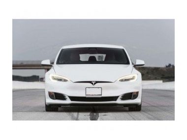 Tesla Model S продається в США краще, ніж Mercedes, BMW і Audi