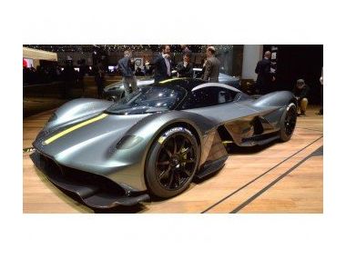 Гіперкар Aston Martin Valkyrie буде потужнішим!