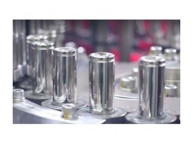 Гігафабрика Tesla почала випускати батареї 2170 для Model 3