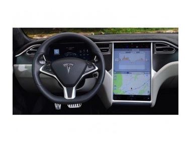 Tesla запустить сервіс потокової музики