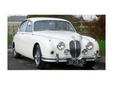 Власники класичних Jaguar отримали подарунок!