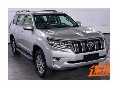 Toyota Land Cruiser Prado 2018: перші живі фото