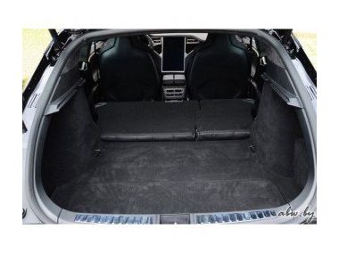 Tesla Model X з об'ємом багажника - 2500 літрів!