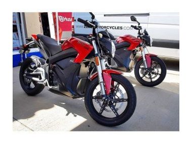 Європа відмовиться від мотоциклів з ДВС до 2040 року