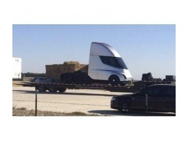 Електричний вантажівка Tesla проходить випробування