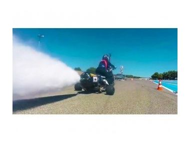 Трицикл на воді за 0,551сек. до 100 км/год!!