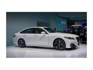 Нове покоління моделі Toyota Crown 2018