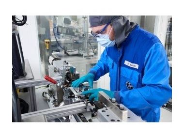 BMW інвестує 200 млн Євро, в технології акумуляторів