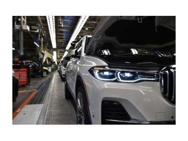 BMW X7 дебютував прямо на конвеєрі