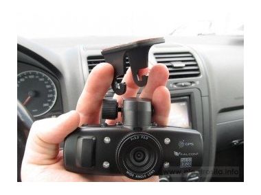 Як встановити автомобільний відеореєстратор