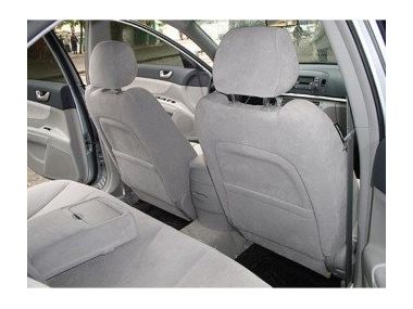 Велюр в автомобілі: особливості та догляд за ним